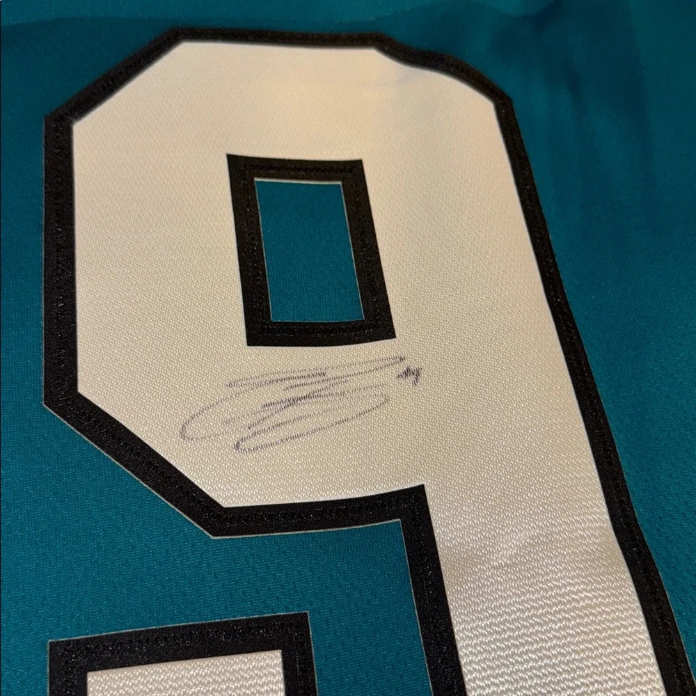 Autographed Sharks Jersey by Evander Kane - Picture 4 of 4